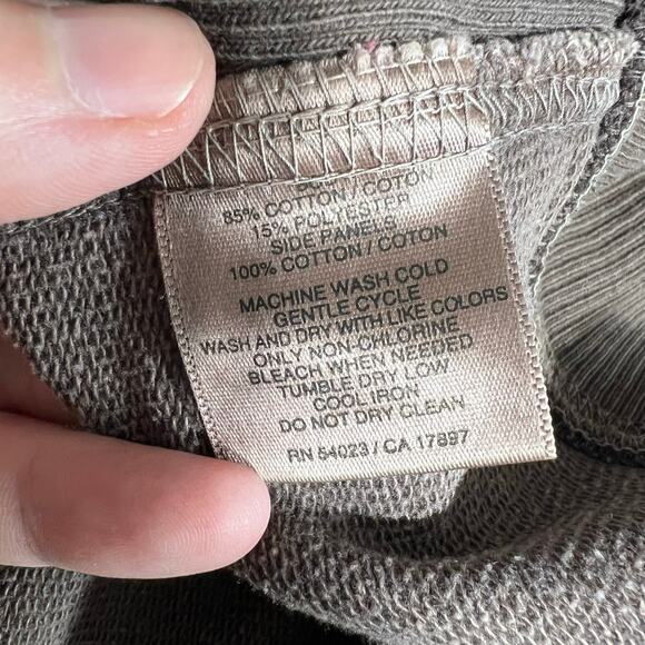 Old Navy Womens Y2K Sweatshirt Wide Boat Neck Graphic Print Banded Hem Brown Lar - Picture 9 of 10